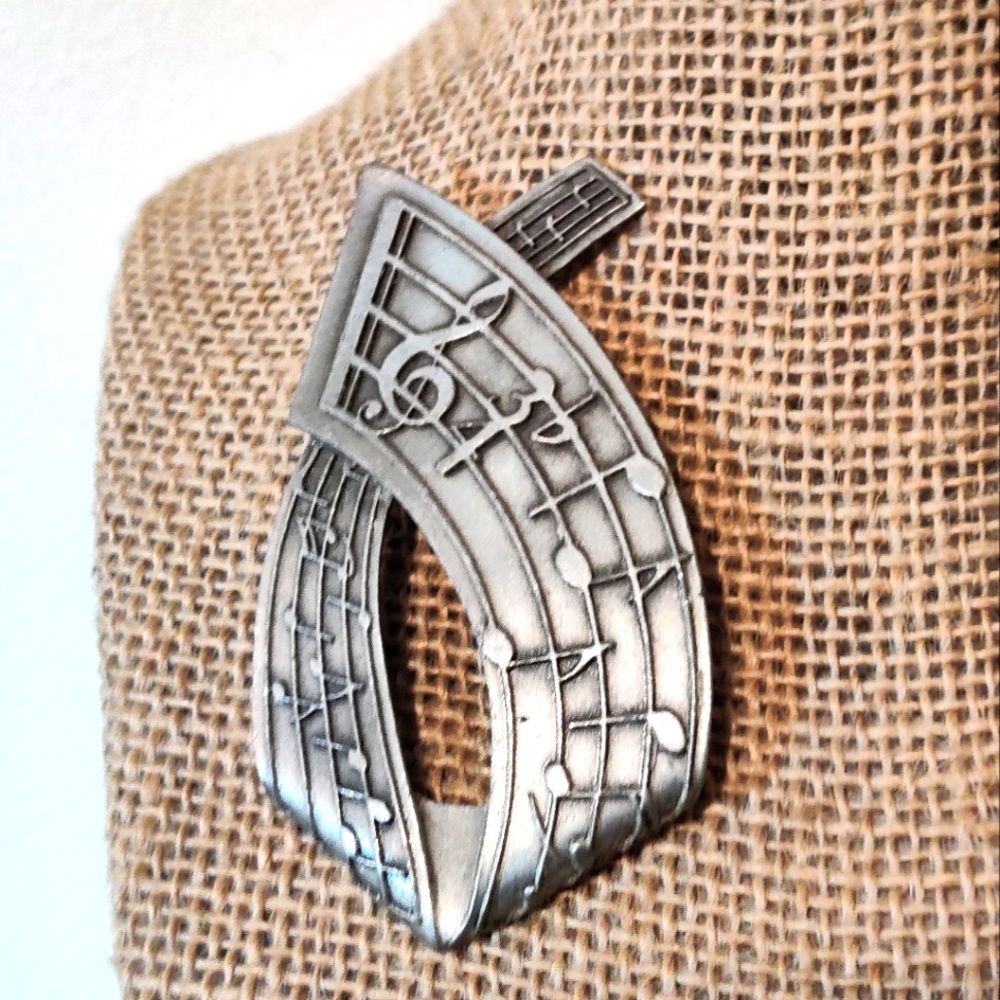 Silver Musical Note Brooch JJ Jonette Jewelry 1988